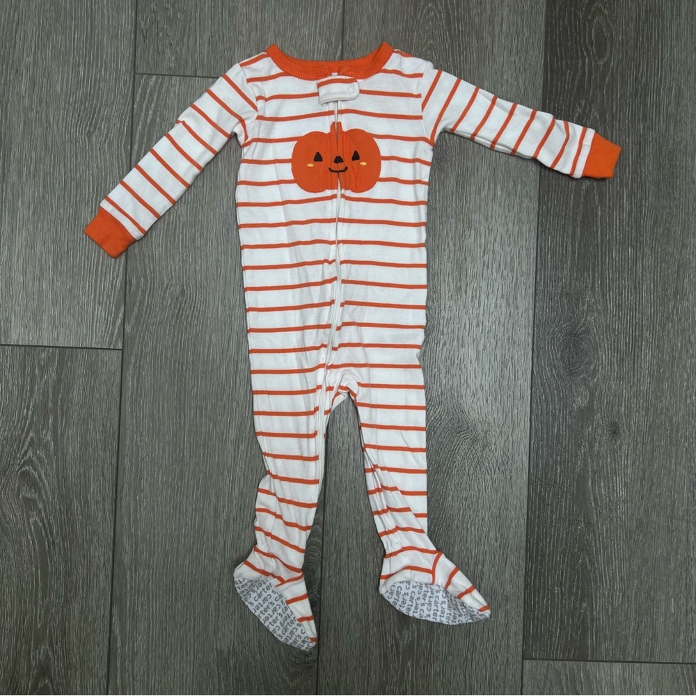 CARTERS HALLOWEEN ZIP UP FOOTED SLEEPER PUMPKIN 12MO